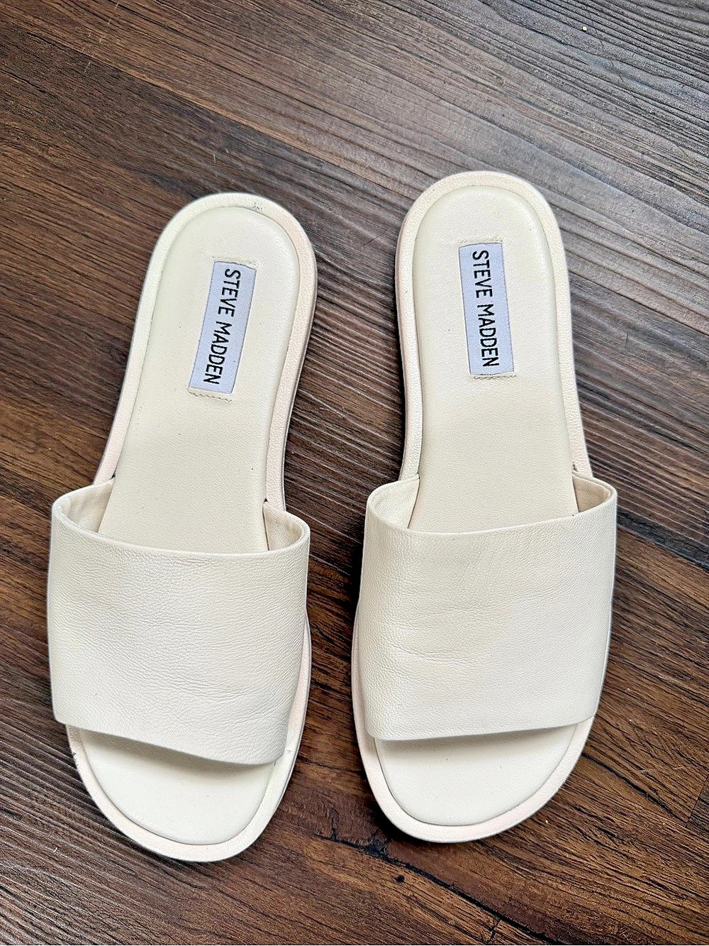 Steve Madden Sienna Slide Sandal Leather Sandals in White